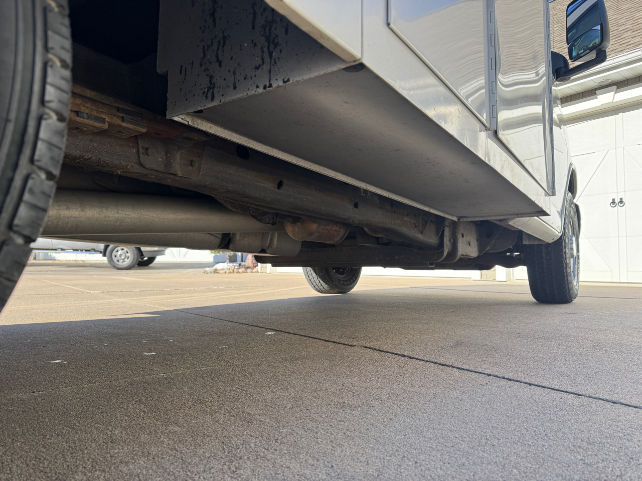 Chevrolet Express Commercial Cutaway RWD 3500 139" WB Work Van 2011