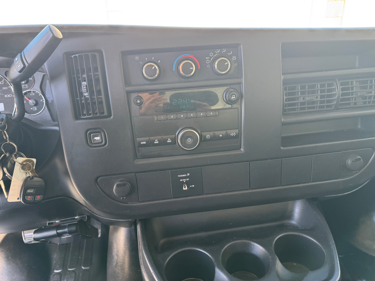 Chevrolet Express Commercial Cutaway RWD 3500 139" WB Work Van 2011