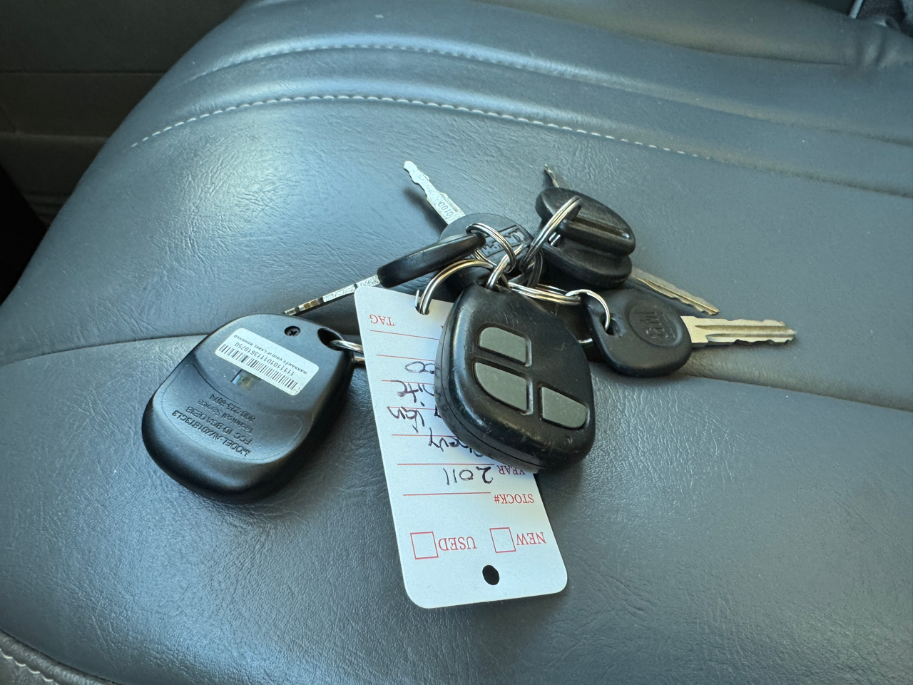 Chevrolet Express Commercial Cutaway RWD 3500 139" WB Work Van 2011