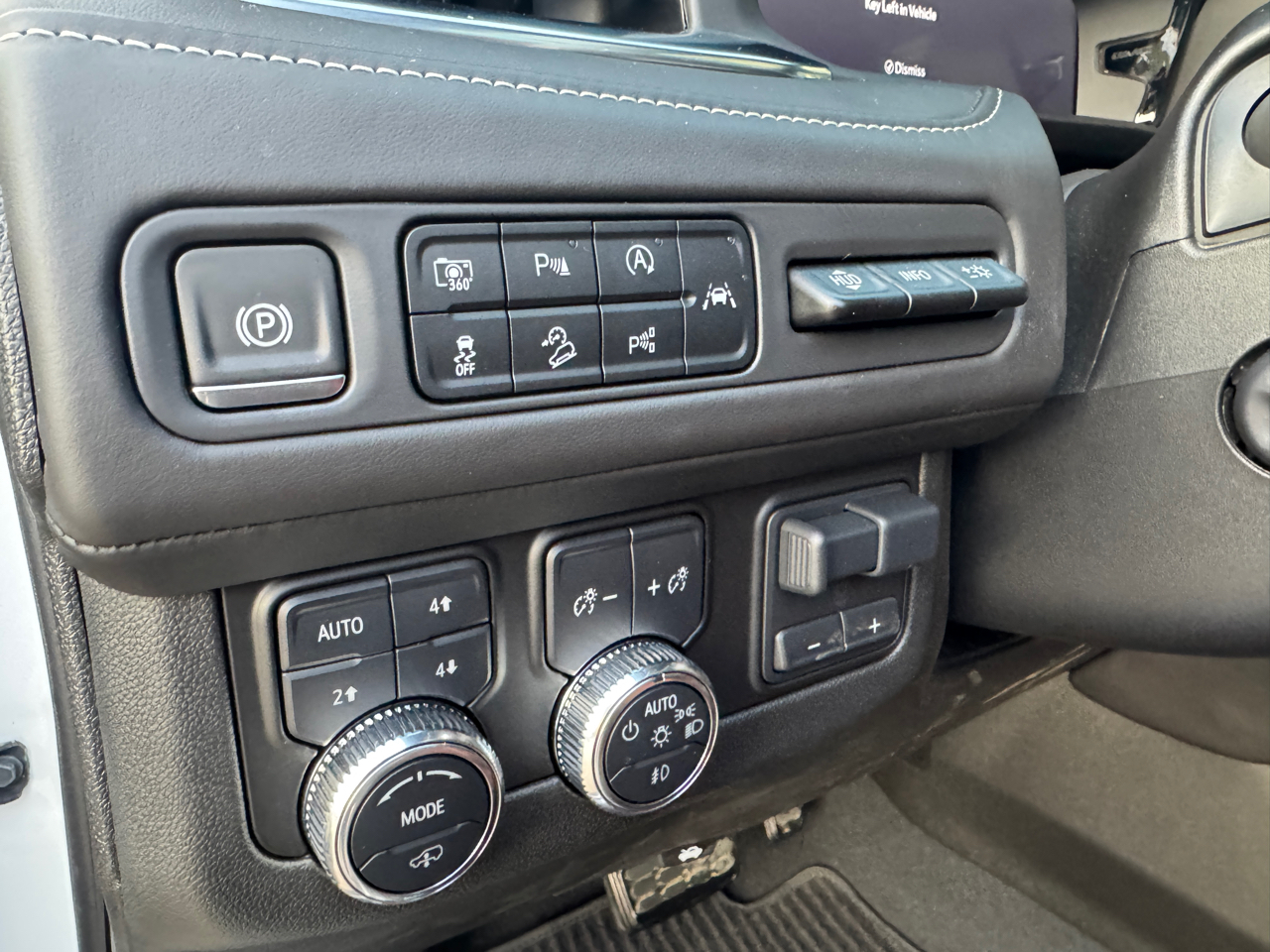 GMC Yukon 4WD 4dr Denali Ultimate 2024