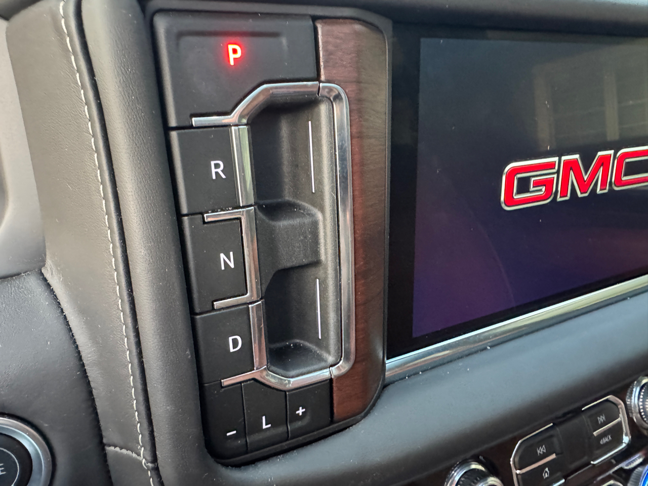 GMC Yukon 4WD 4dr Denali Ultimate 2024