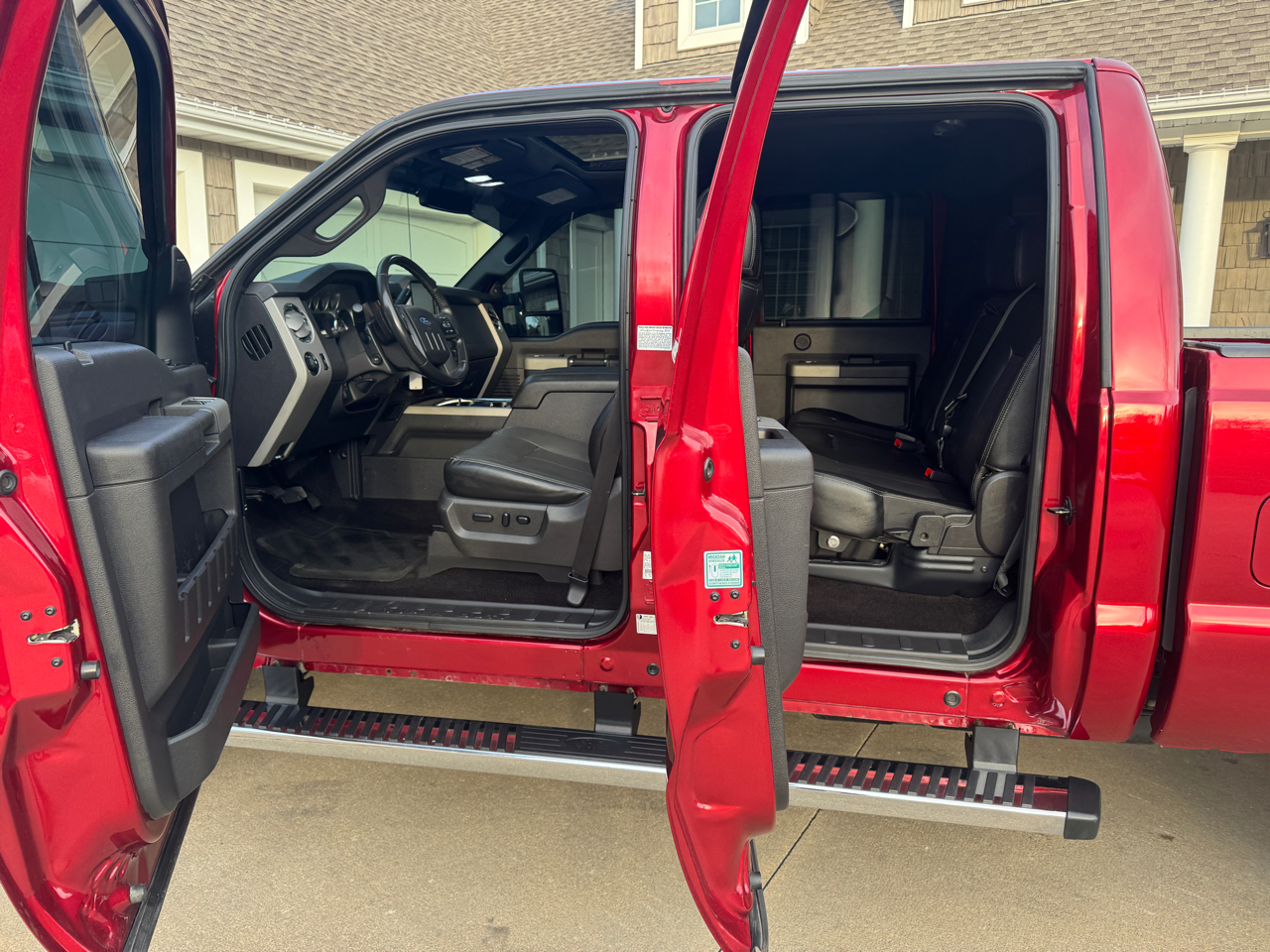 Ford Super Duty F-350 SRW 4WD Crew Cab 156" Lariat 2015