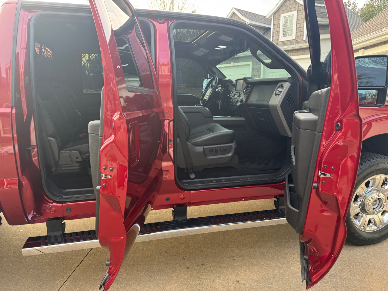 Ford Super Duty F-350 SRW 4WD Crew Cab 156" Lariat 2015