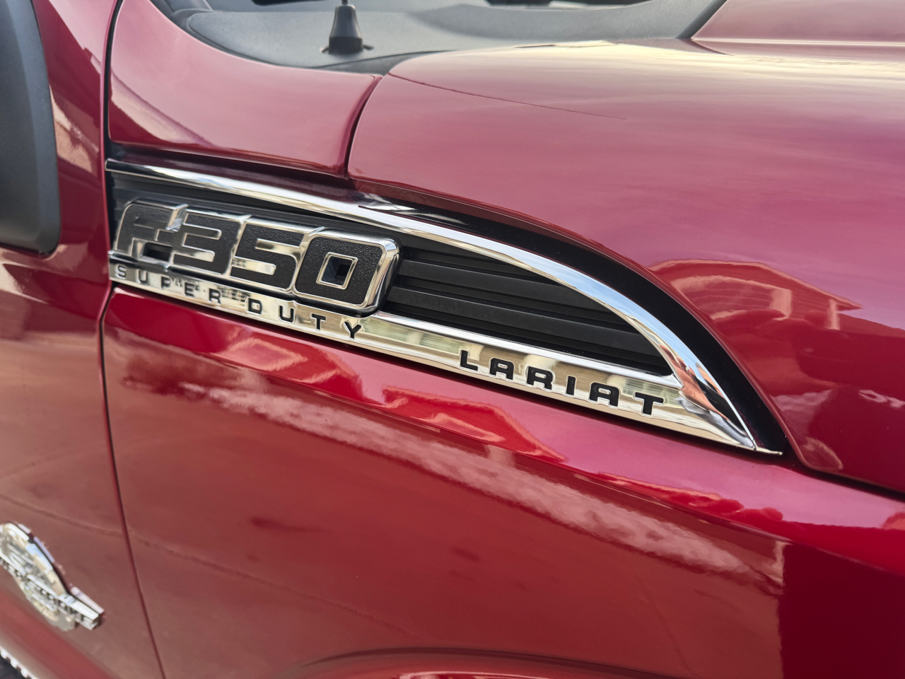 Ford Super Duty F-350 SRW 4WD Crew Cab 156" Lariat 2015