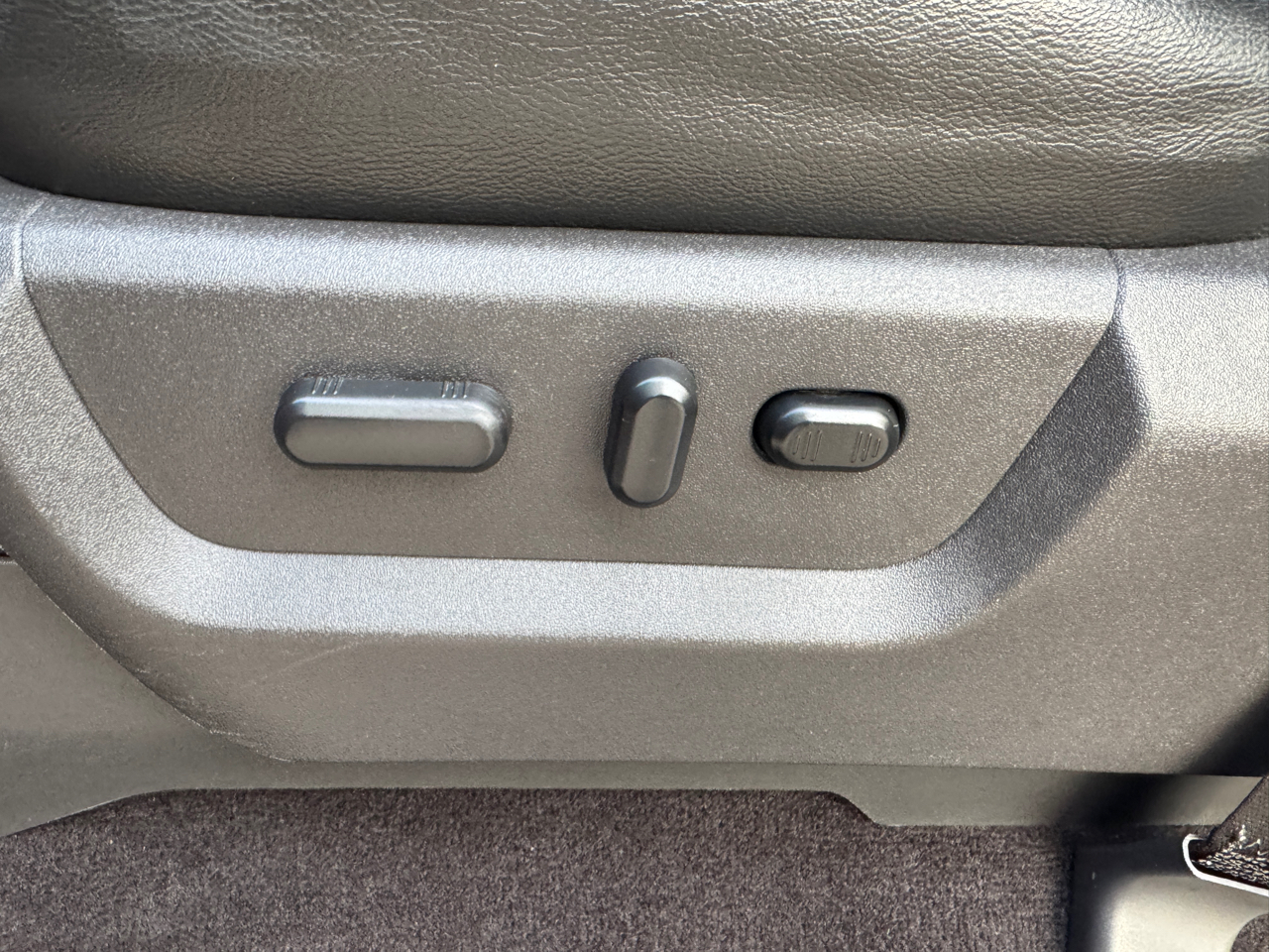 Ford Super Duty F-350 SRW 4WD Crew Cab 156" Lariat 2015