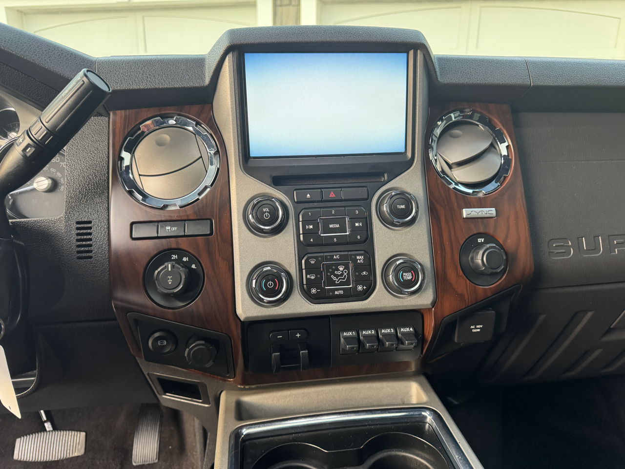 Ford Super Duty F-350 SRW 4WD Crew Cab 156" Lariat 2015