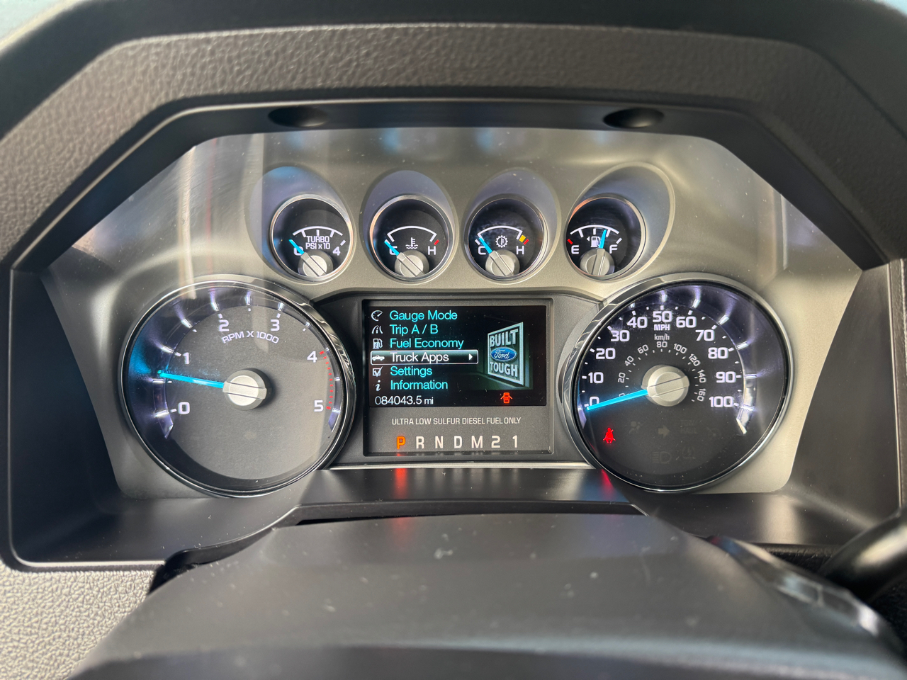 Ford Super Duty F-350 SRW 4WD Crew Cab 156" Lariat 2015