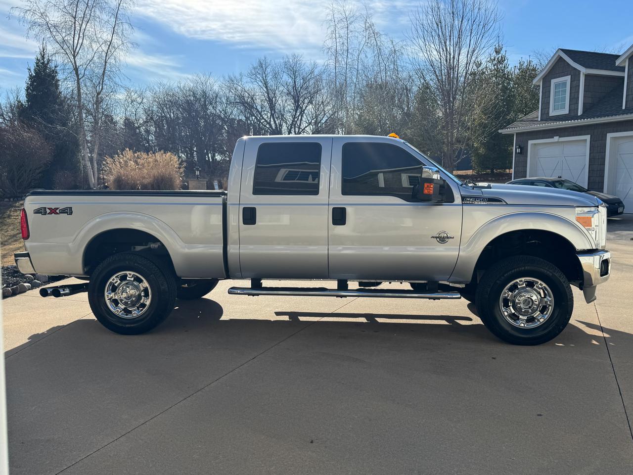 Ford Super Duty F-350 SRW 4WD Crew Cab 156" XLT 2015
