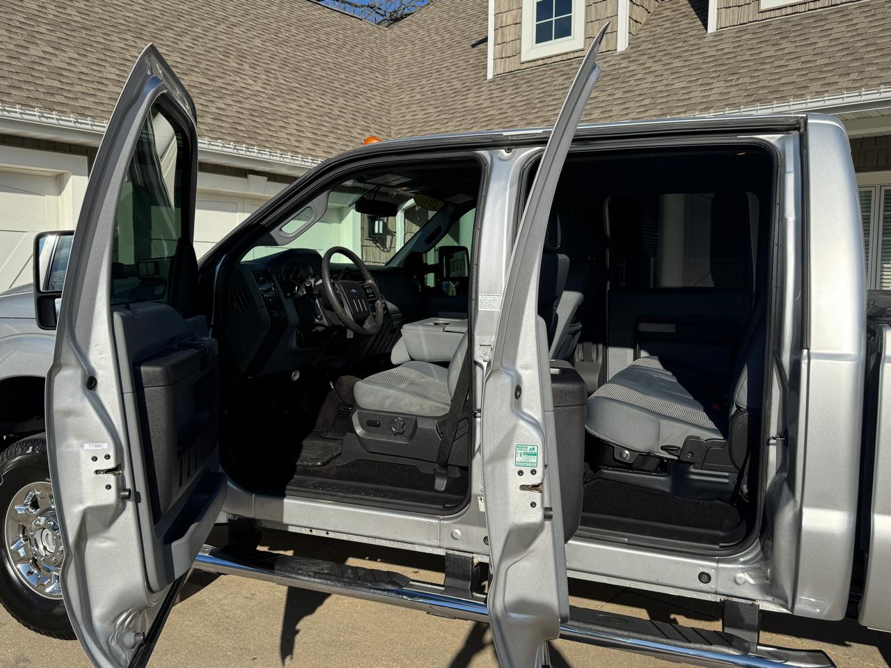 Ford Super Duty F-350 SRW 4WD Crew Cab 156" XLT 2015