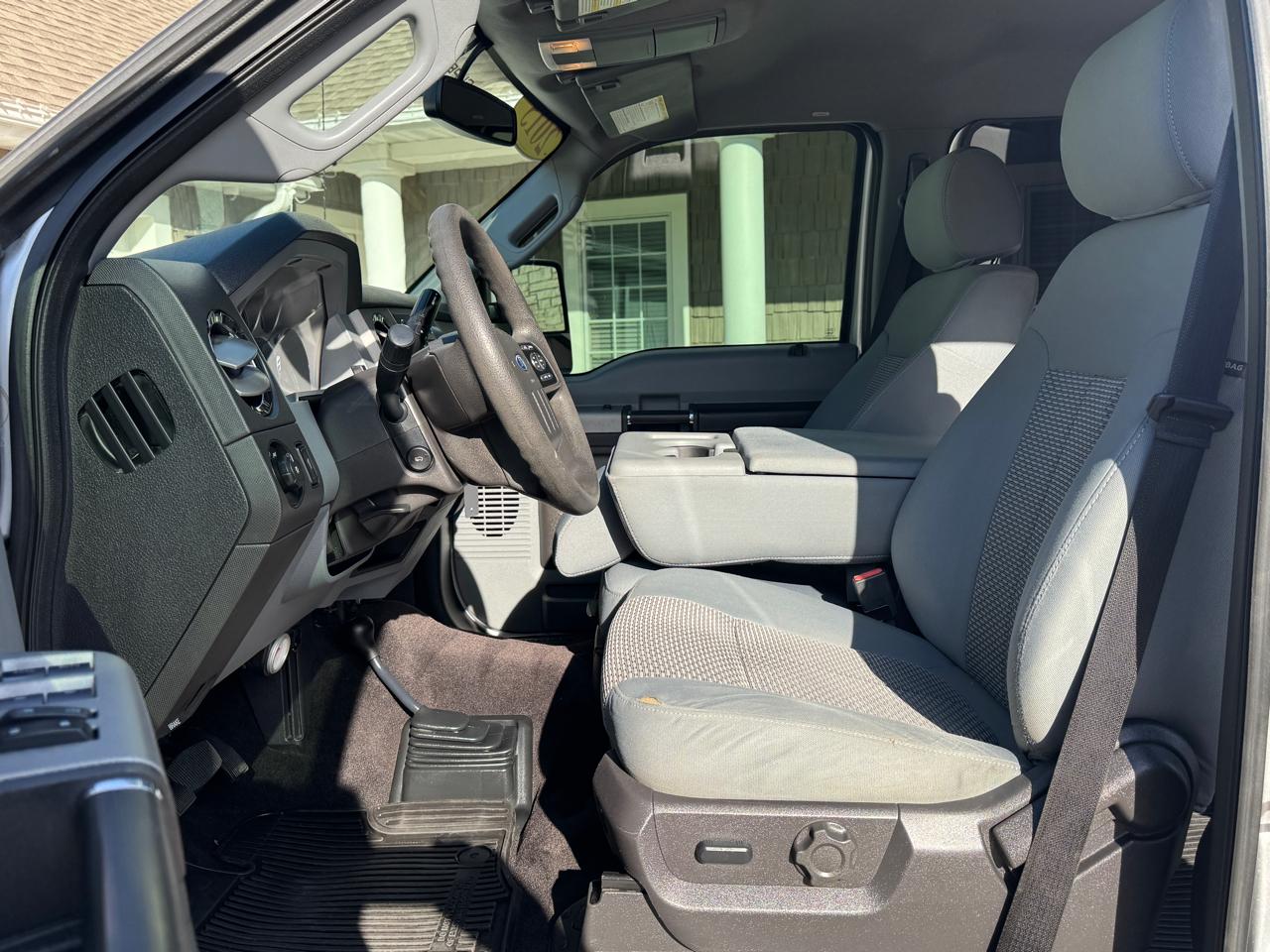 Ford Super Duty F-350 SRW 4WD Crew Cab 156" XLT 2015