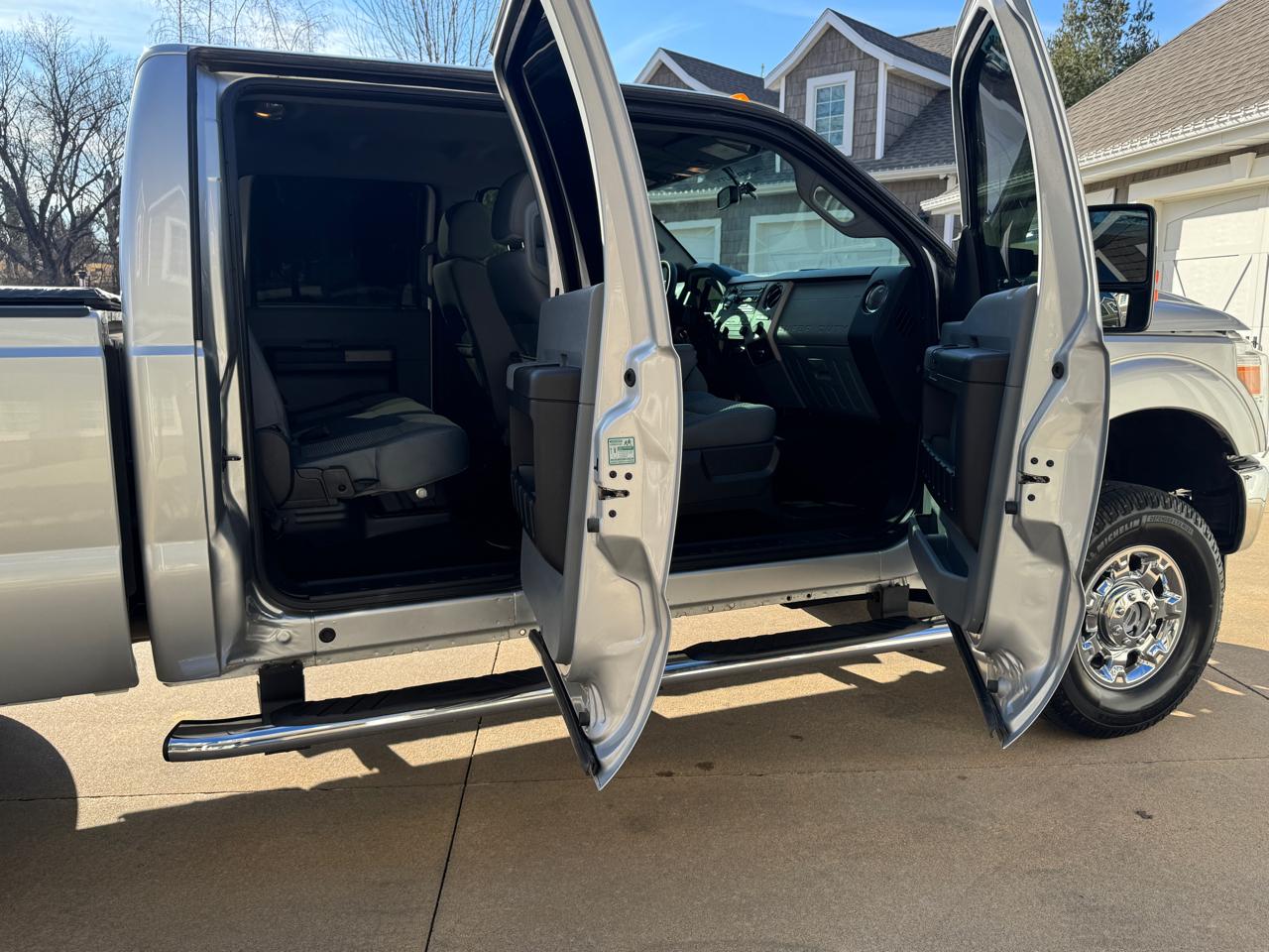 Ford Super Duty F-350 SRW 4WD Crew Cab 156" XLT 2015