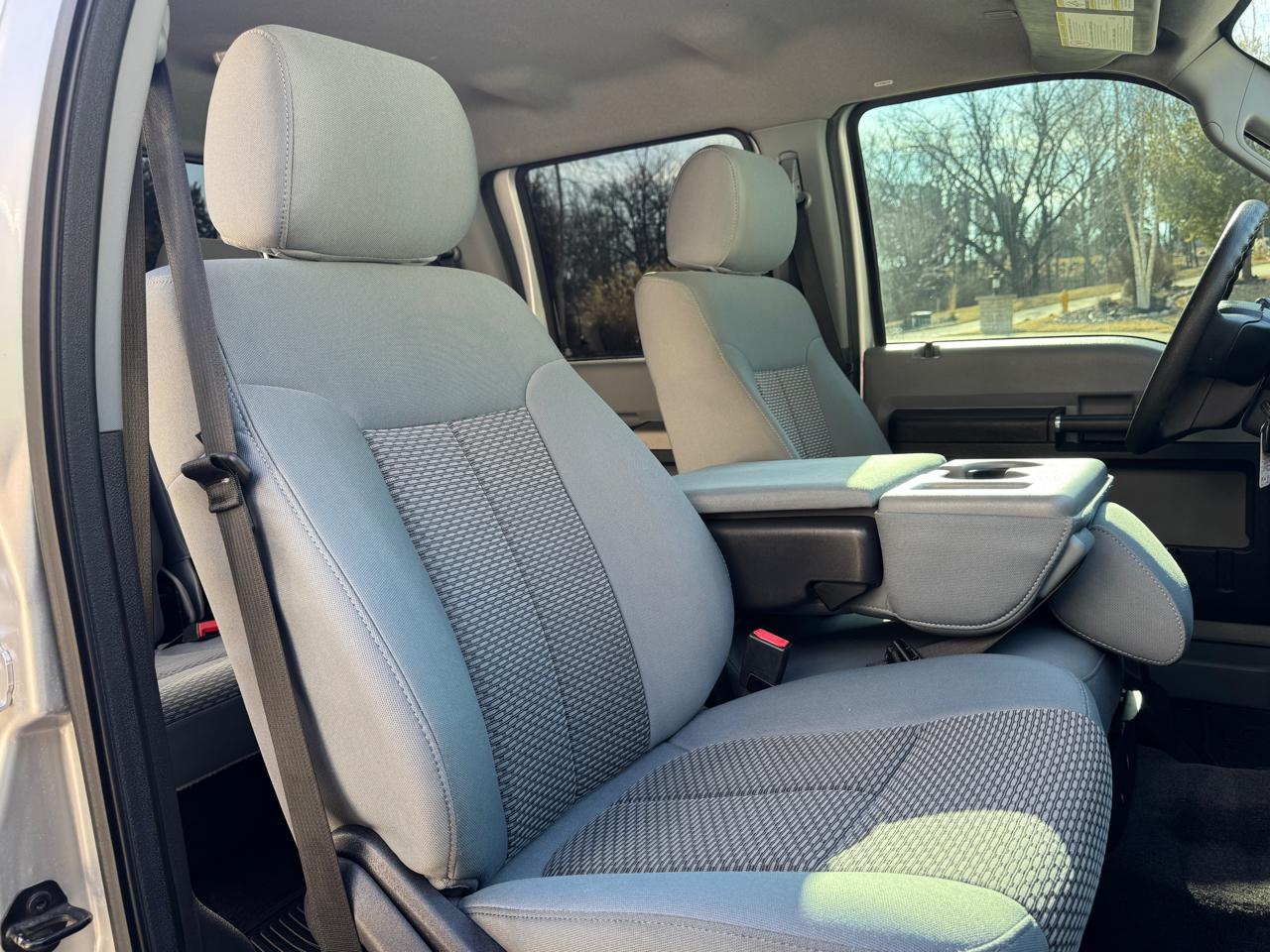 Ford Super Duty F-350 SRW 4WD Crew Cab 156" XLT 2015