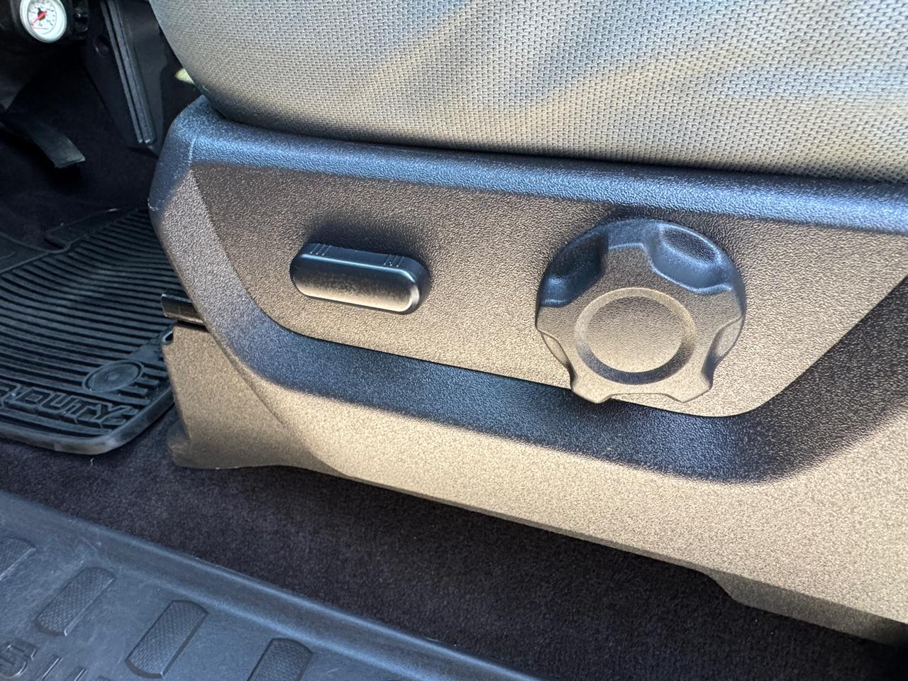 Ford Super Duty F-350 SRW 4WD Crew Cab 156" XLT 2015