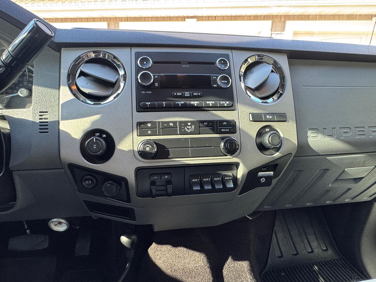 Ford Super Duty F-350 SRW 4WD Crew Cab 156" XLT 2015