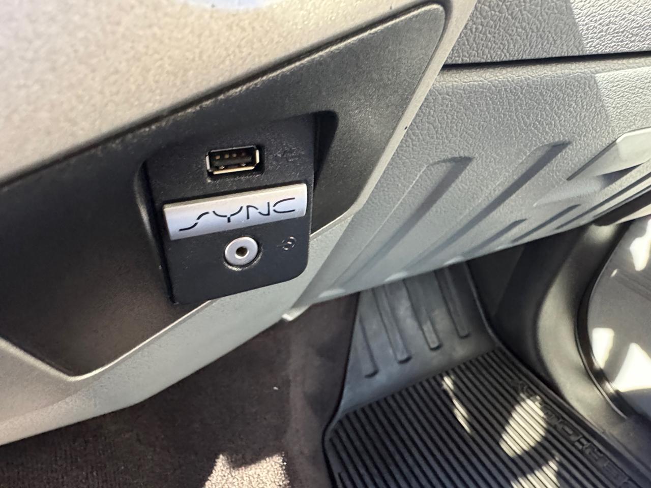 Ford Super Duty F-350 SRW 4WD Crew Cab 156" XLT 2015