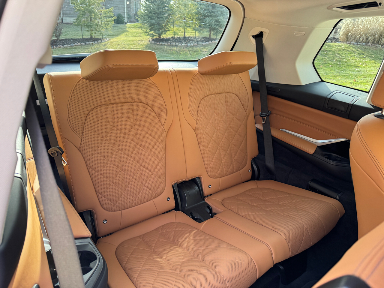 BMW X7 xDrive40i Sports Activity Vehicle 2024