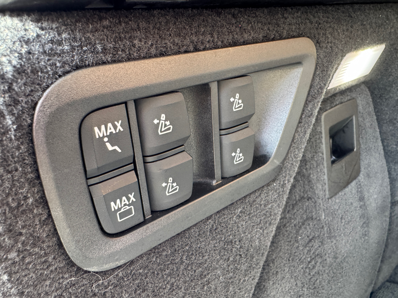 BMW X7 xDrive40i Sports Activity Vehicle 2024