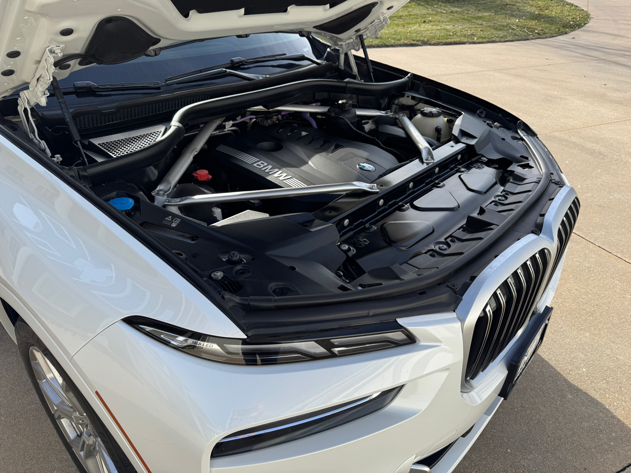 BMW X7 xDrive40i Sports Activity Vehicle 2024