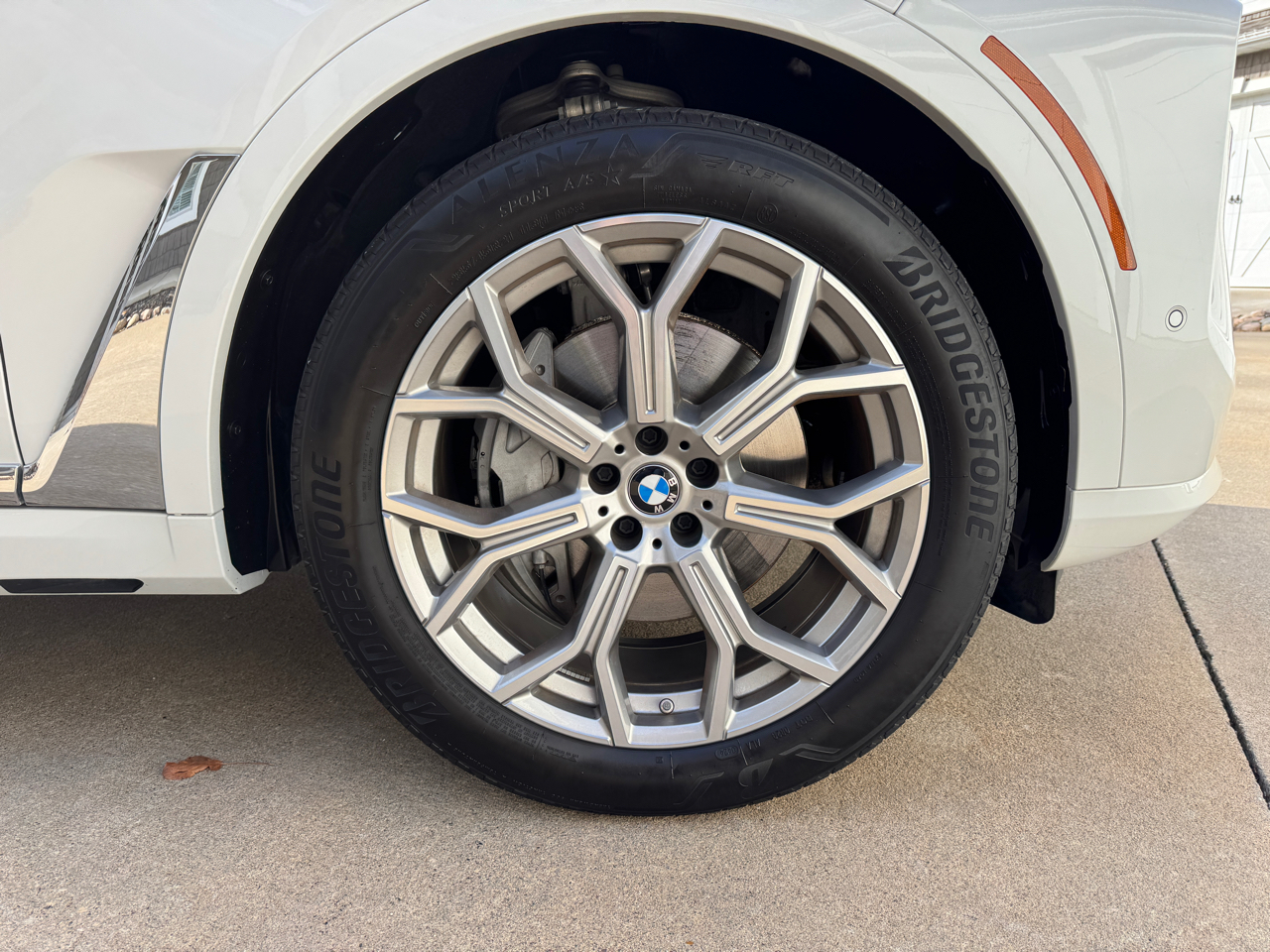 BMW X7 xDrive40i Sports Activity Vehicle 2024