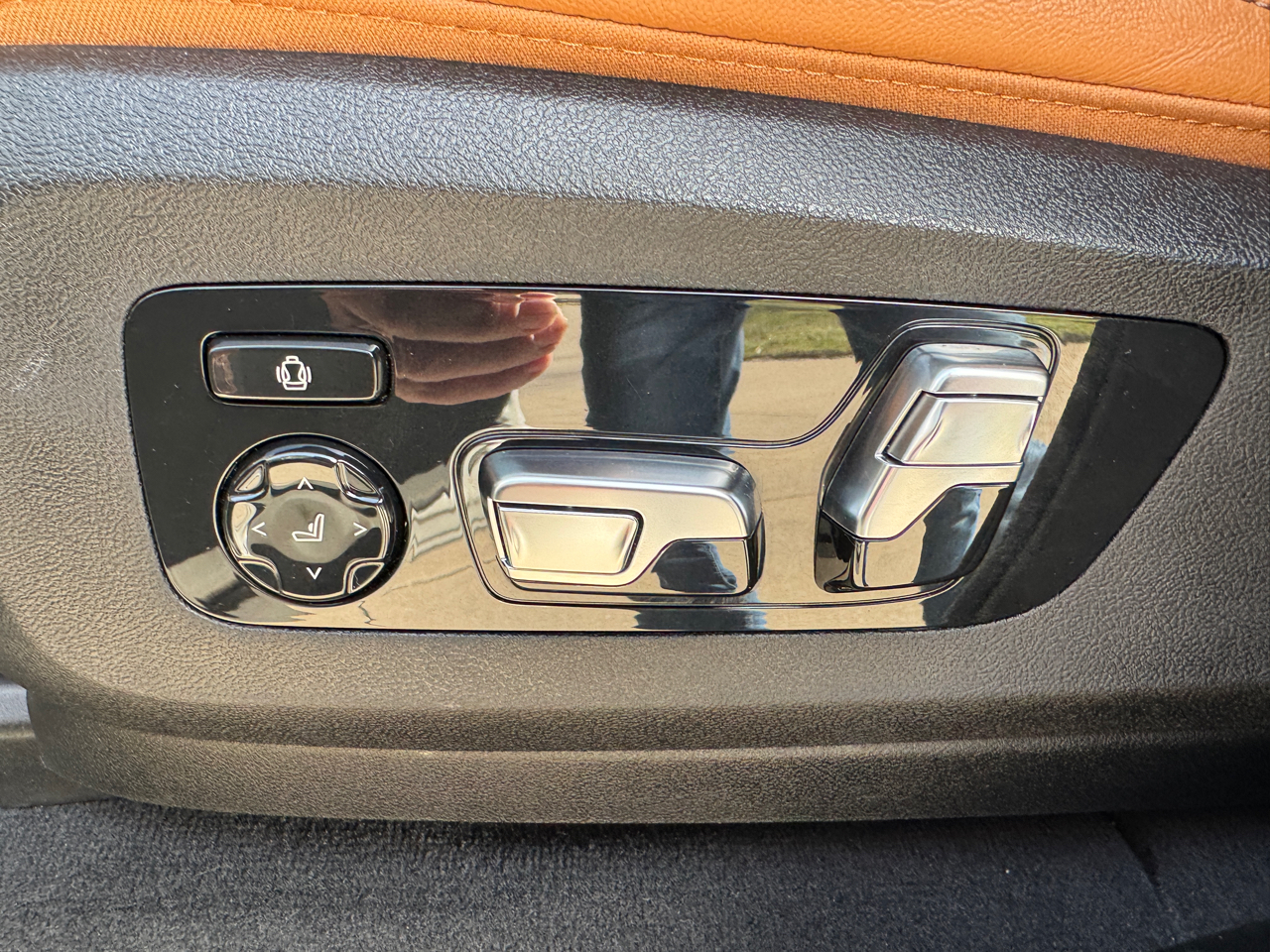 BMW X7 xDrive40i Sports Activity Vehicle 2024