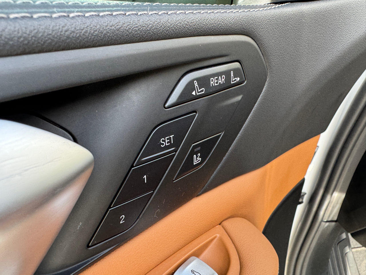 BMW X7 xDrive40i Sports Activity Vehicle 2024