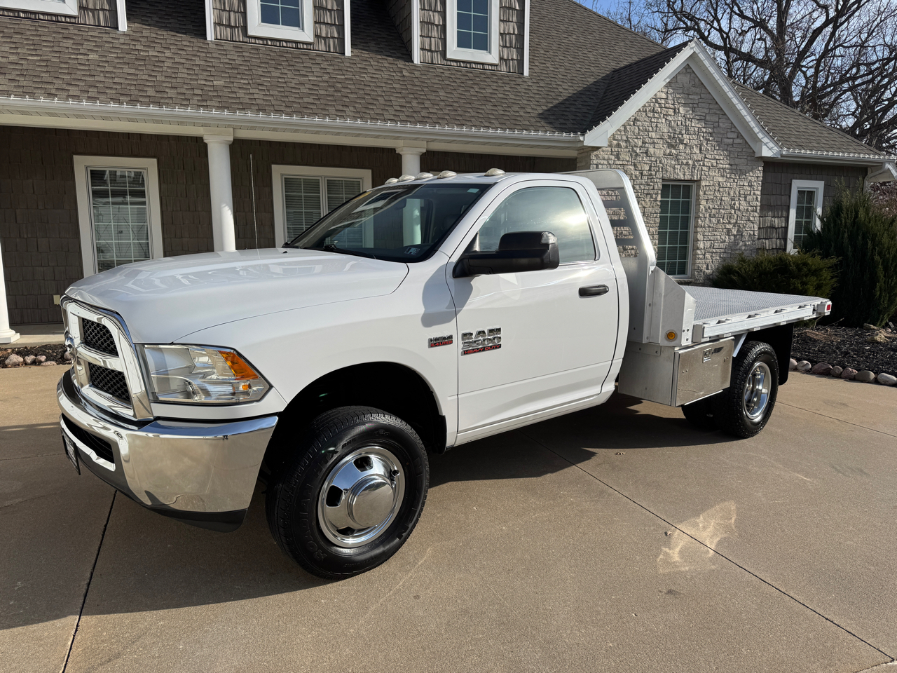 RAM 3500 4WD Reg Cab 143" WB 60" CA Tradesman 2015