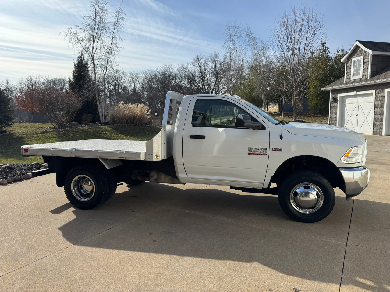 RAM 3500 4WD Reg Cab 143" WB 60" CA Tradesman 2015