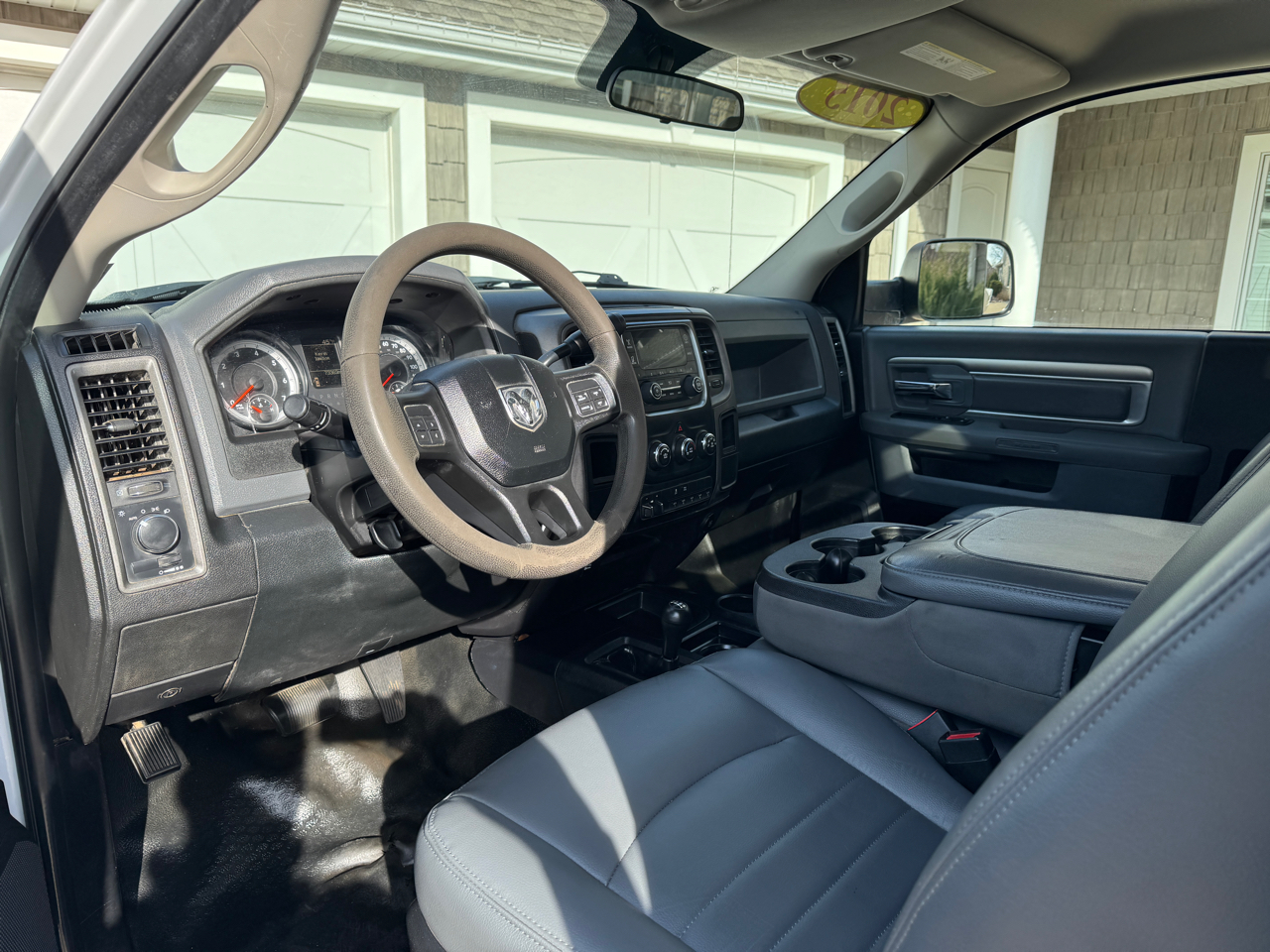 RAM 3500 4WD Reg Cab 143" WB 60" CA Tradesman 2015