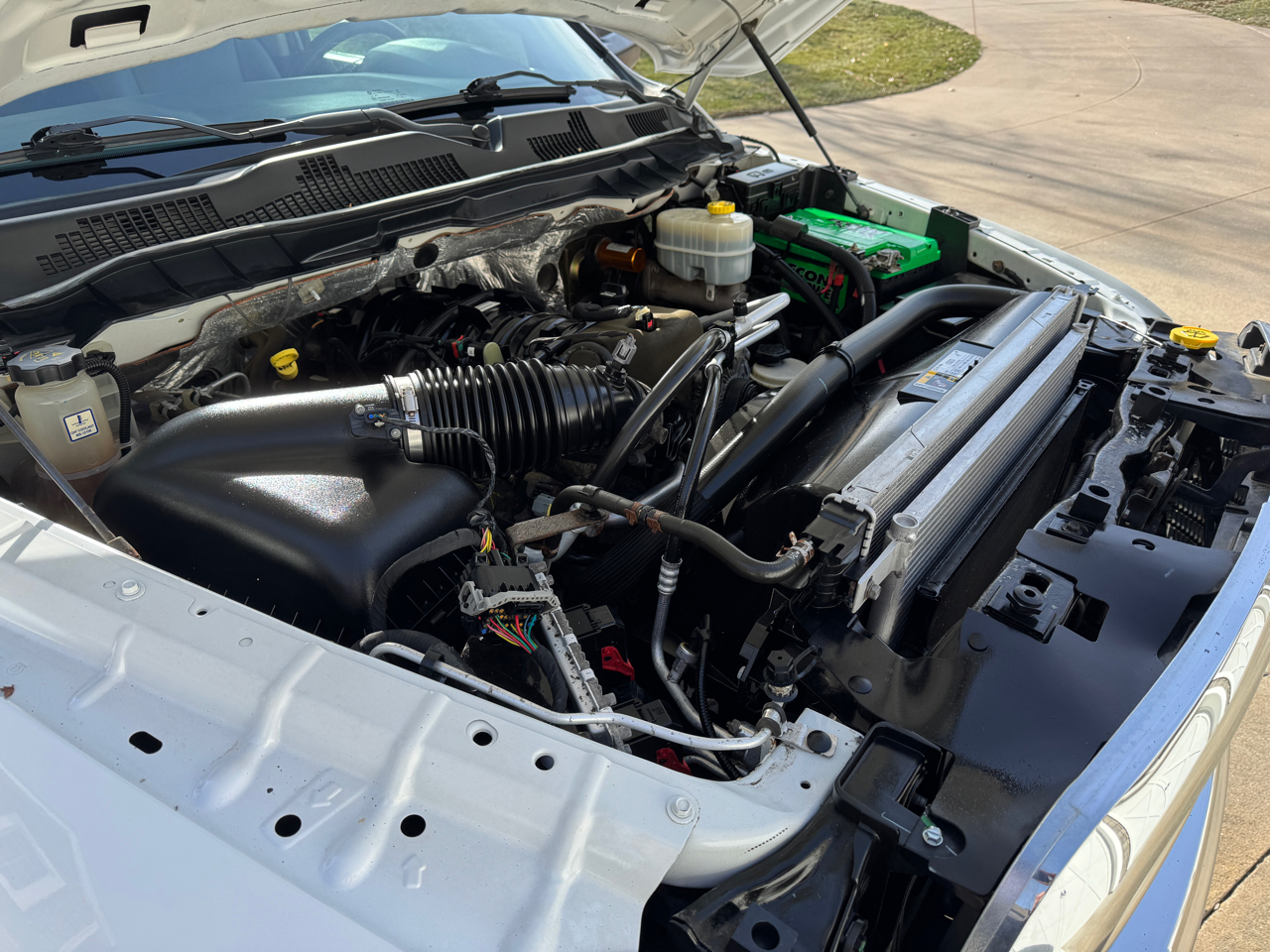 RAM 3500 4WD Reg Cab 143" WB 60" CA Tradesman 2015