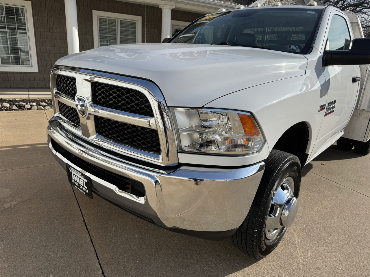 RAM 3500 4WD Reg Cab 143" WB 60" CA Tradesman 2015