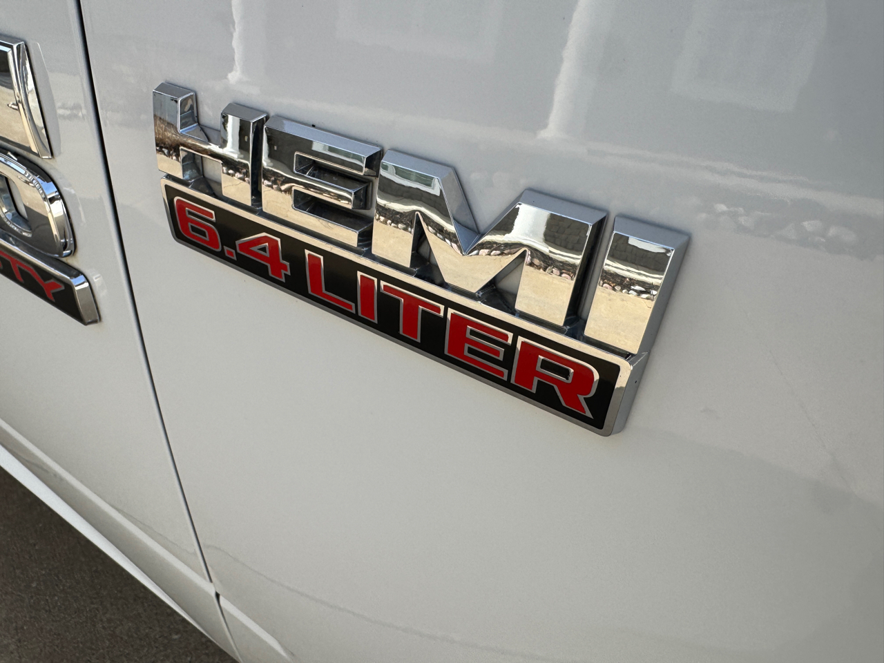 RAM 3500 4WD Reg Cab 143" WB 60" CA Tradesman 2015