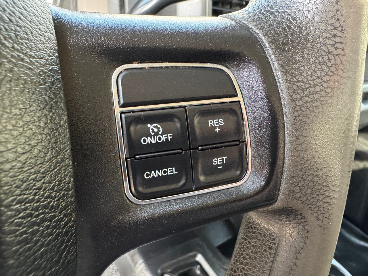 RAM 3500 4WD Reg Cab 143" WB 60" CA Tradesman 2015