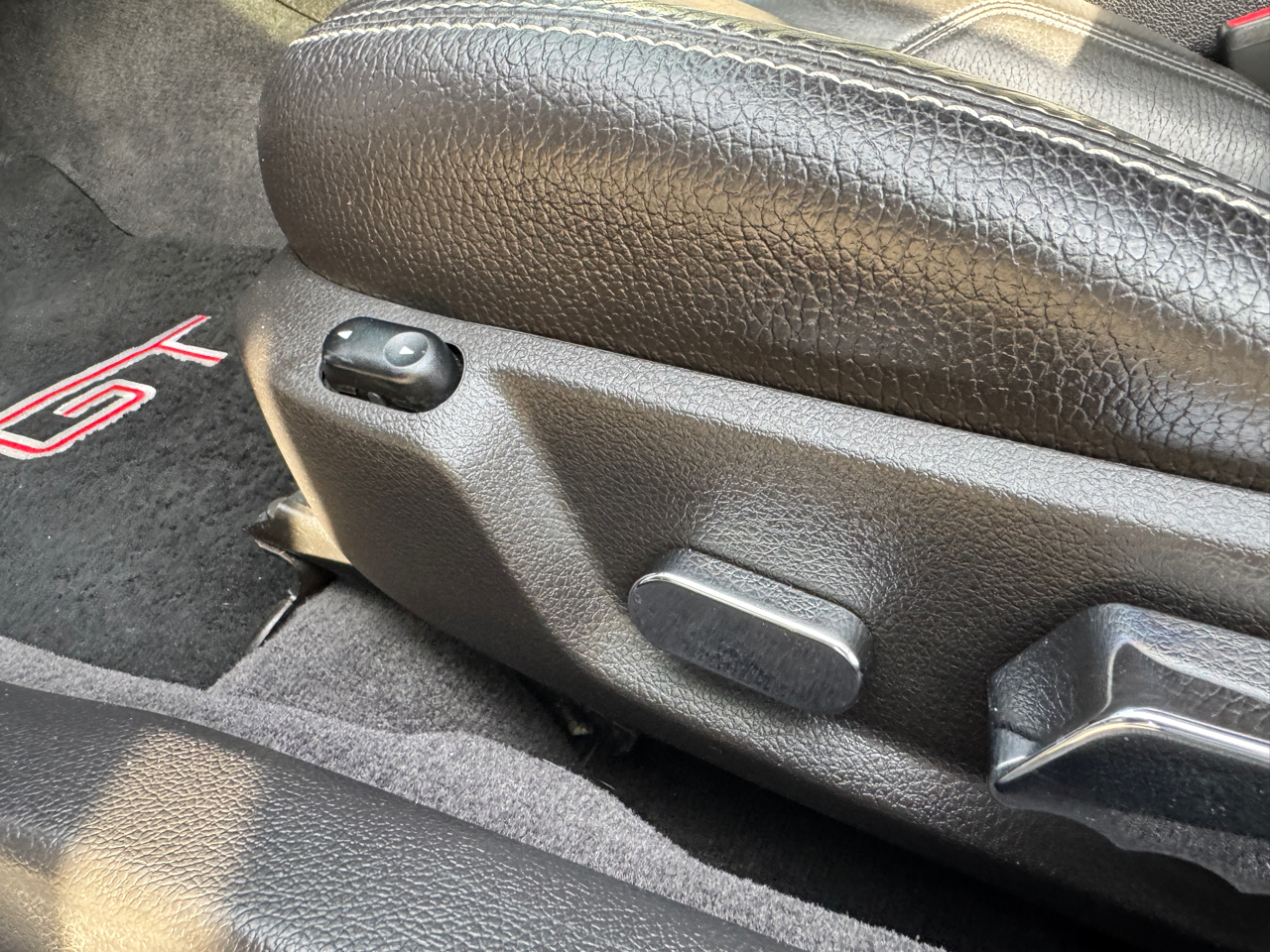 Ford Mustang 2dr Cpe GT 2011