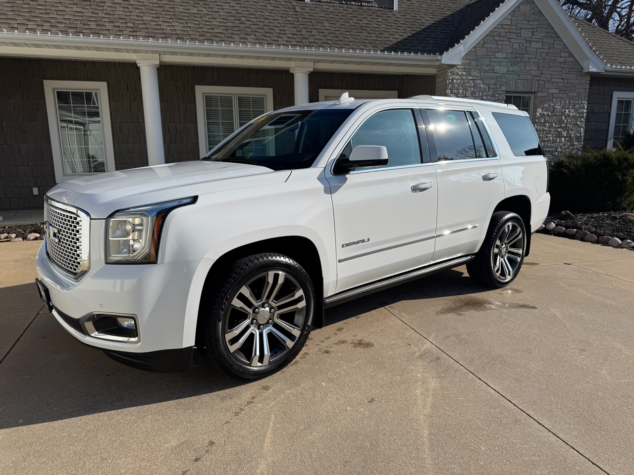 GMC Yukon 4WD 4dr Denali 2017
