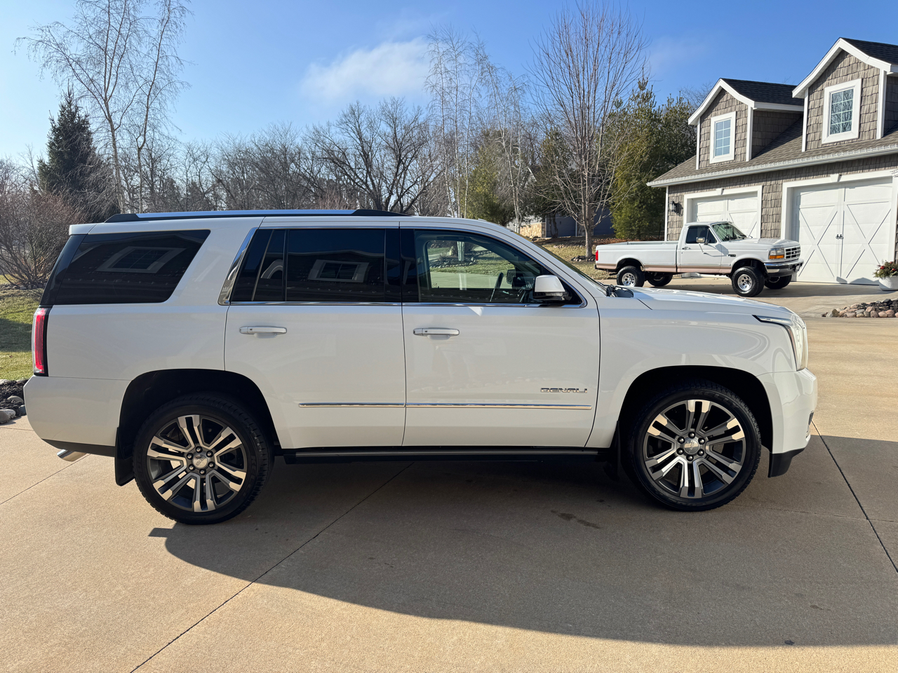 GMC Yukon 4WD 4dr Denali 2017