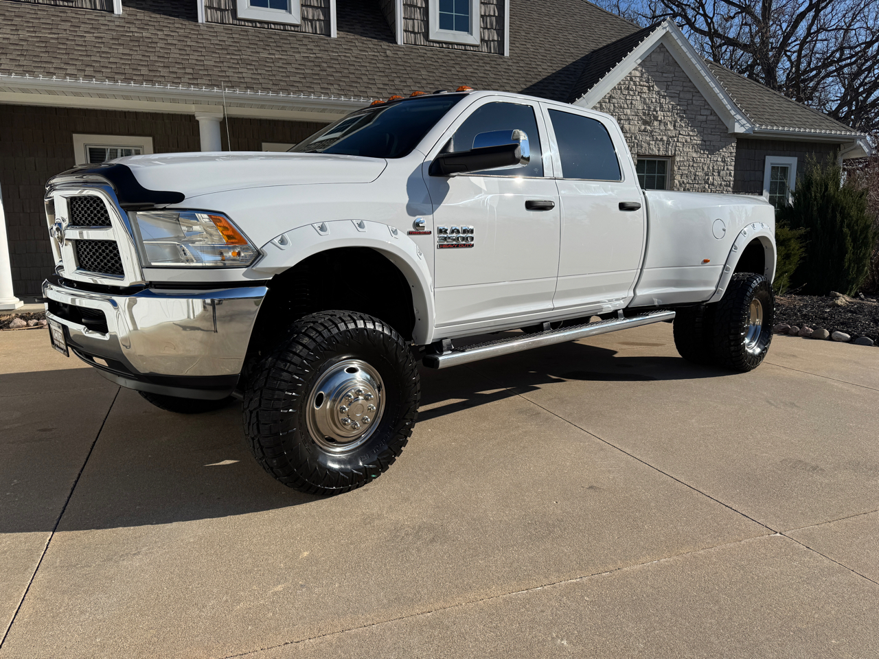 RAM 3500 Tradesman 4x4 Crew Cab 8' Box 2018
