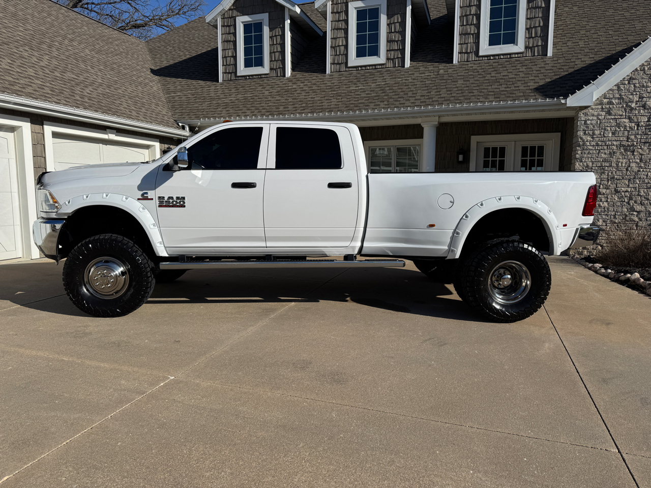 RAM 3500 Tradesman 4x4 Crew Cab 8' Box 2018