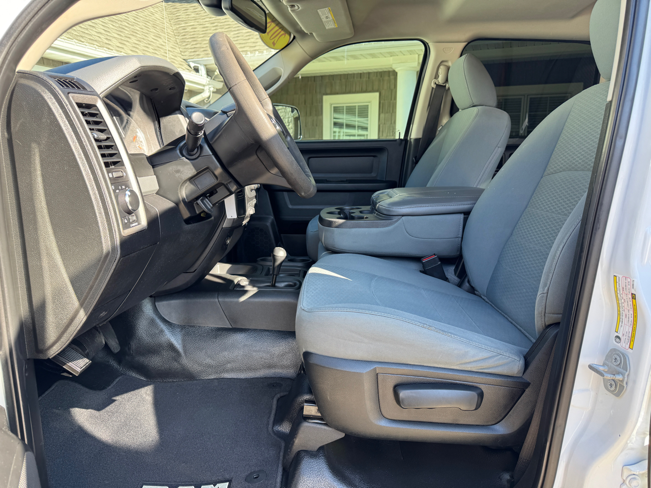 RAM 3500 Tradesman 4x4 Crew Cab 8' Box 2018