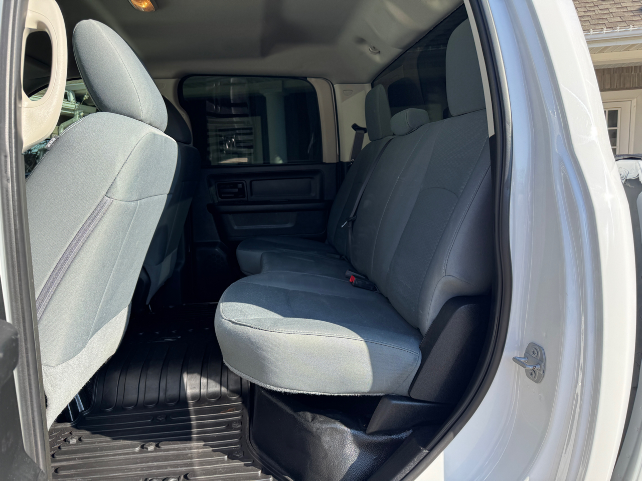 RAM 3500 Tradesman 4x4 Crew Cab 8' Box 2018