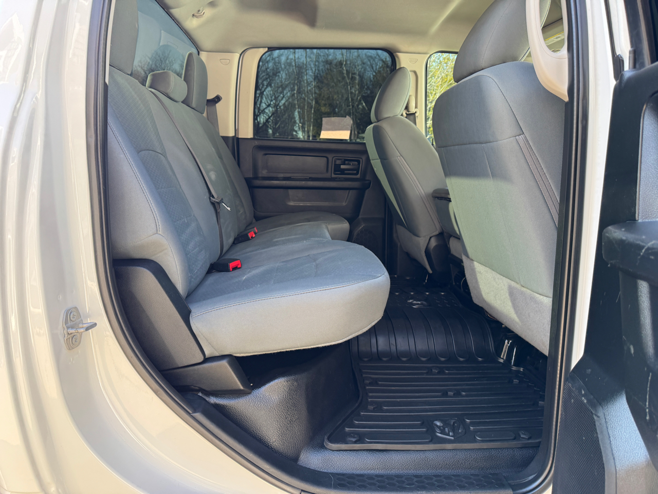 RAM 3500 Tradesman 4x4 Crew Cab 8' Box 2018