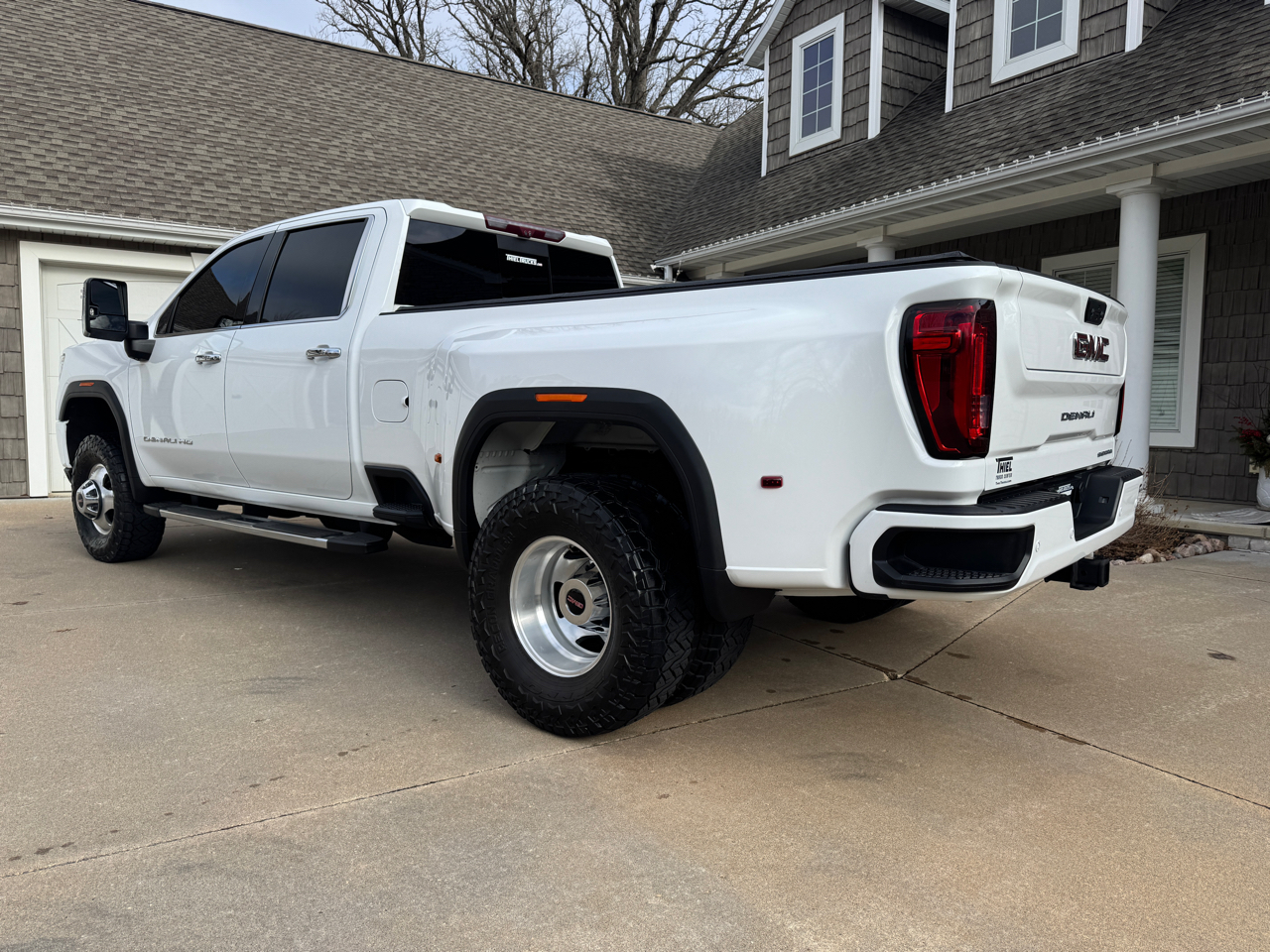 GMC Sierra 3500HD 4WD Crew Cab 172" Denali 2022