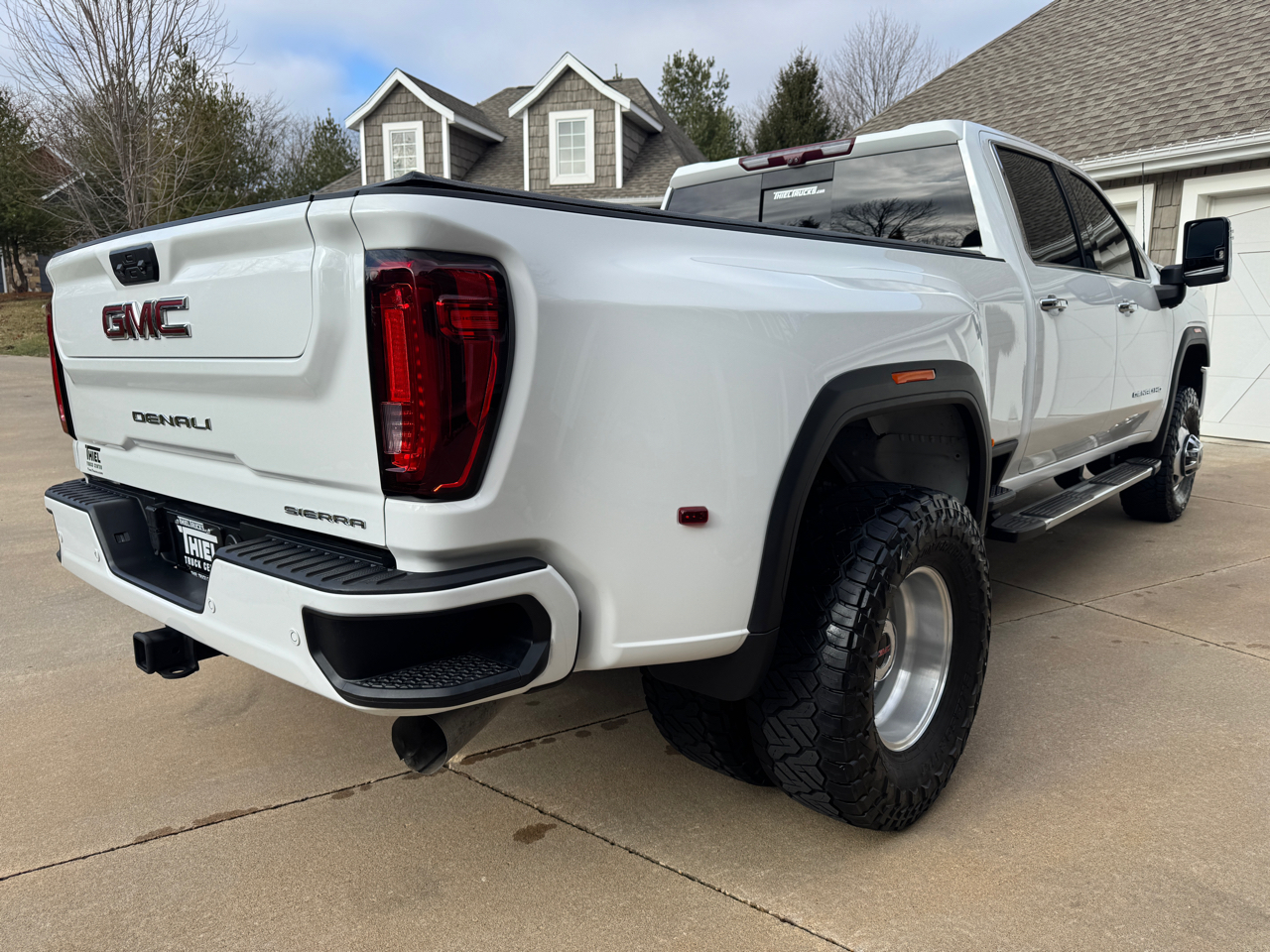 GMC Sierra 3500HD 4WD Crew Cab 172" Denali 2022