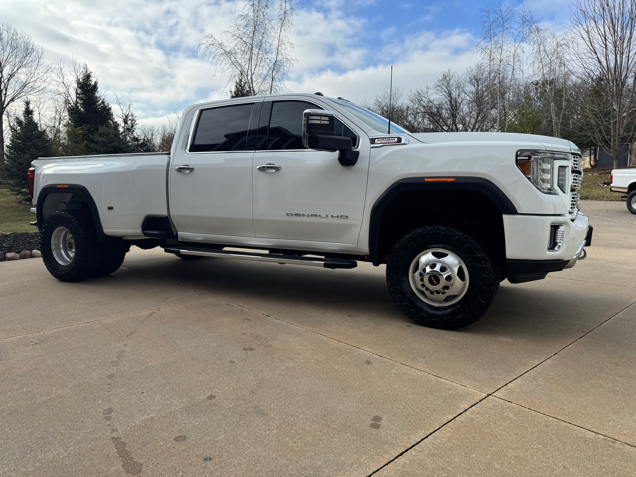 GMC Sierra 3500HD 4WD Crew Cab 172" Denali 2022