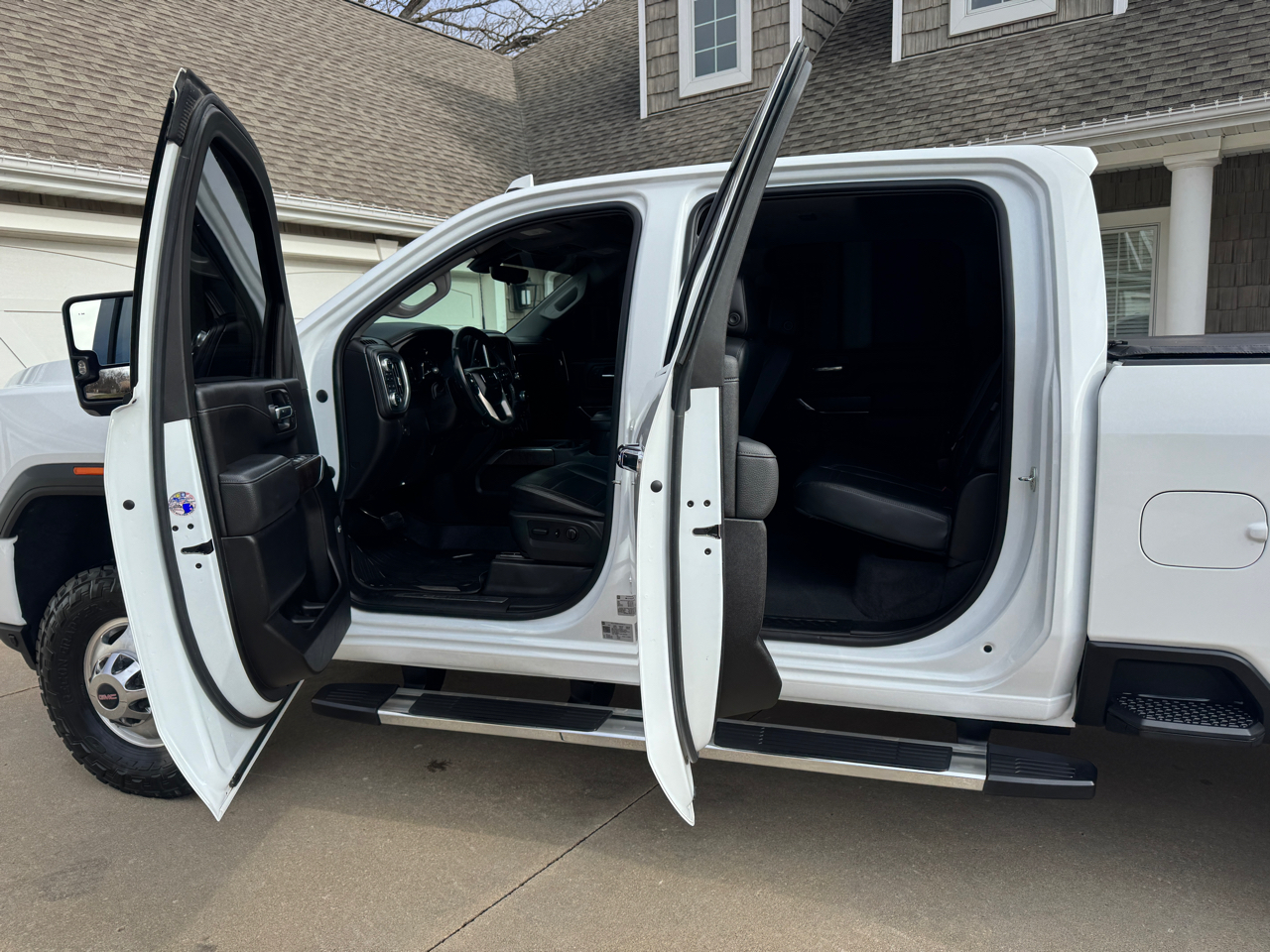 GMC Sierra 3500HD 4WD Crew Cab 172" Denali 2022