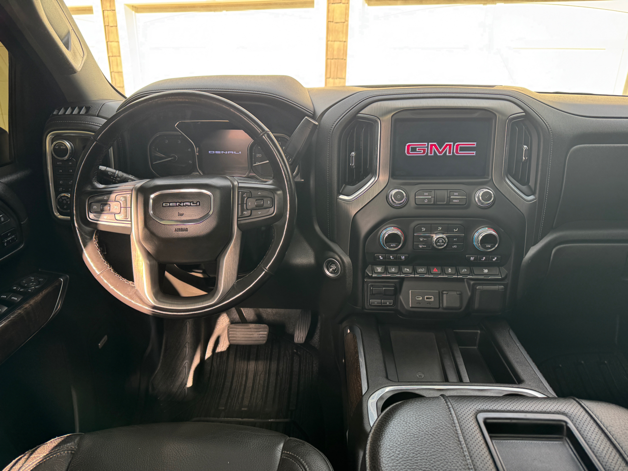 GMC Sierra 3500HD 4WD Crew Cab 172" Denali 2022