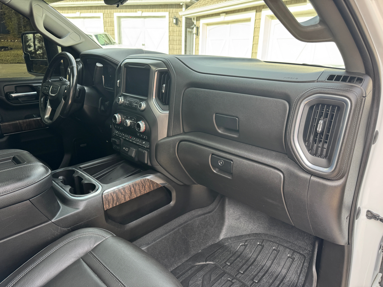 GMC Sierra 3500HD 4WD Crew Cab 172" Denali 2022