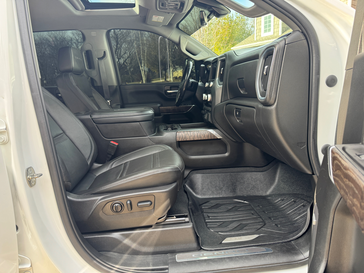 GMC Sierra 3500HD 4WD Crew Cab 172" Denali 2022