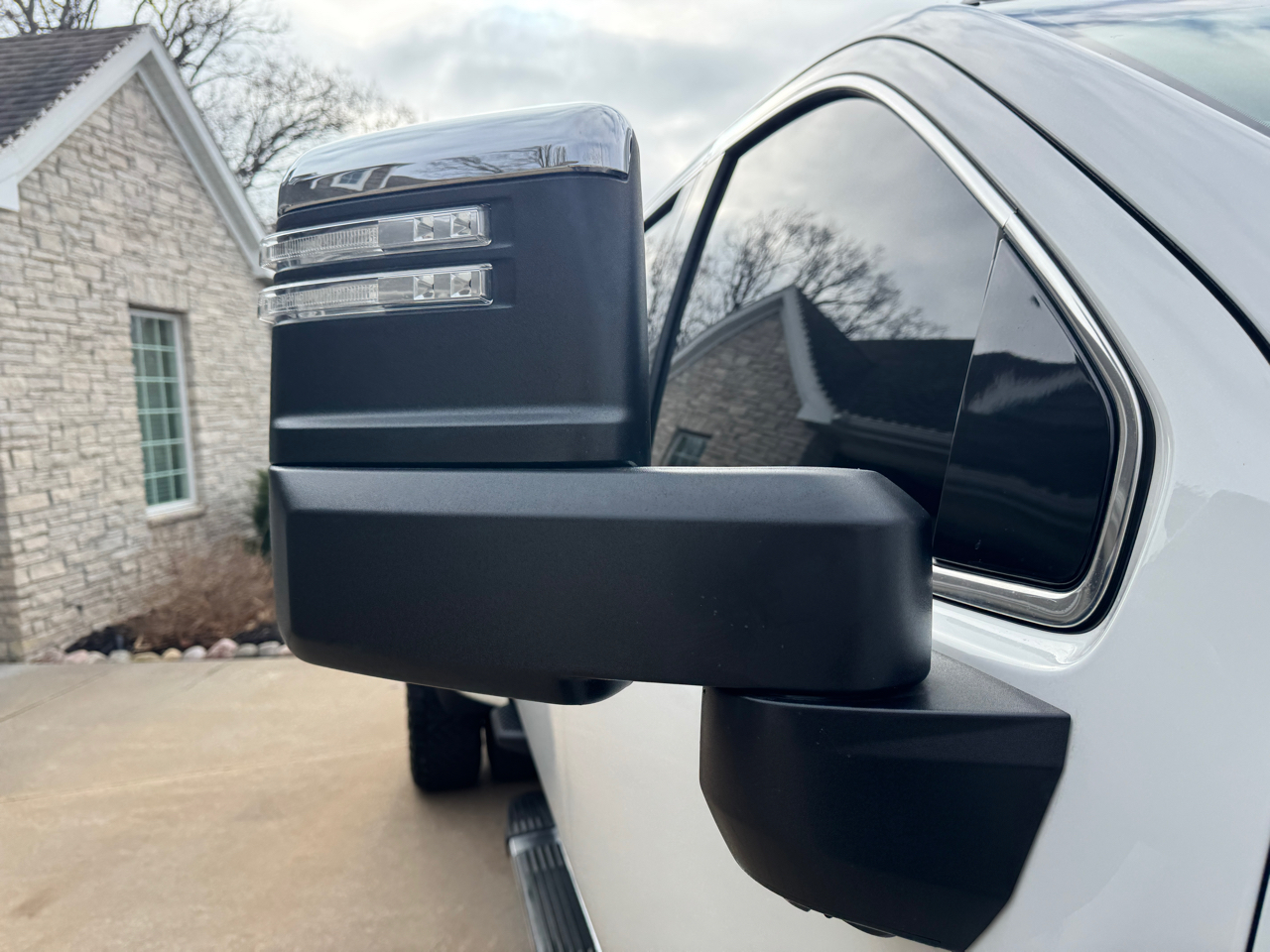 GMC Sierra 3500HD 4WD Crew Cab 172" Denali 2022