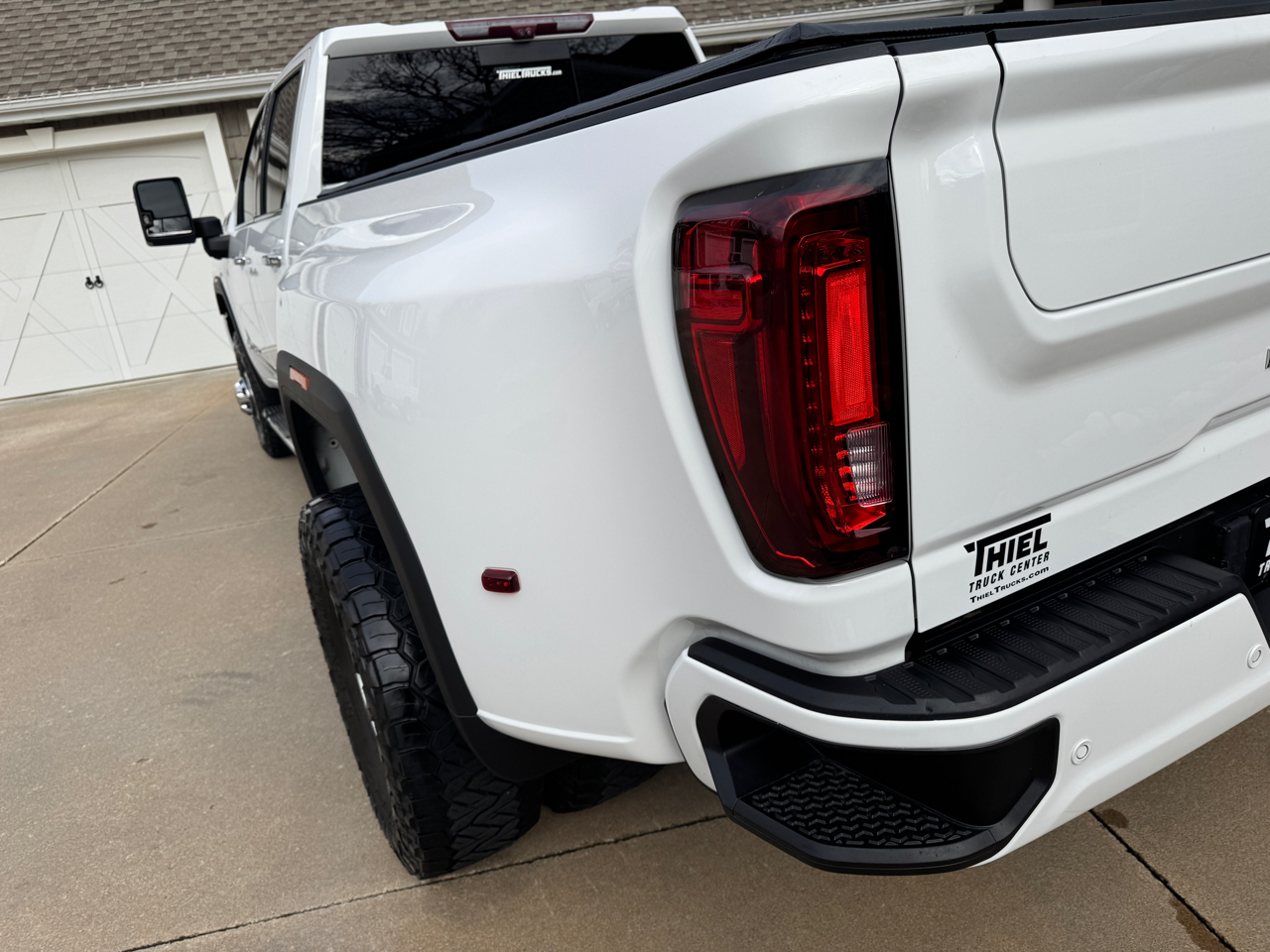 GMC Sierra 3500HD 4WD Crew Cab 172" Denali 2022