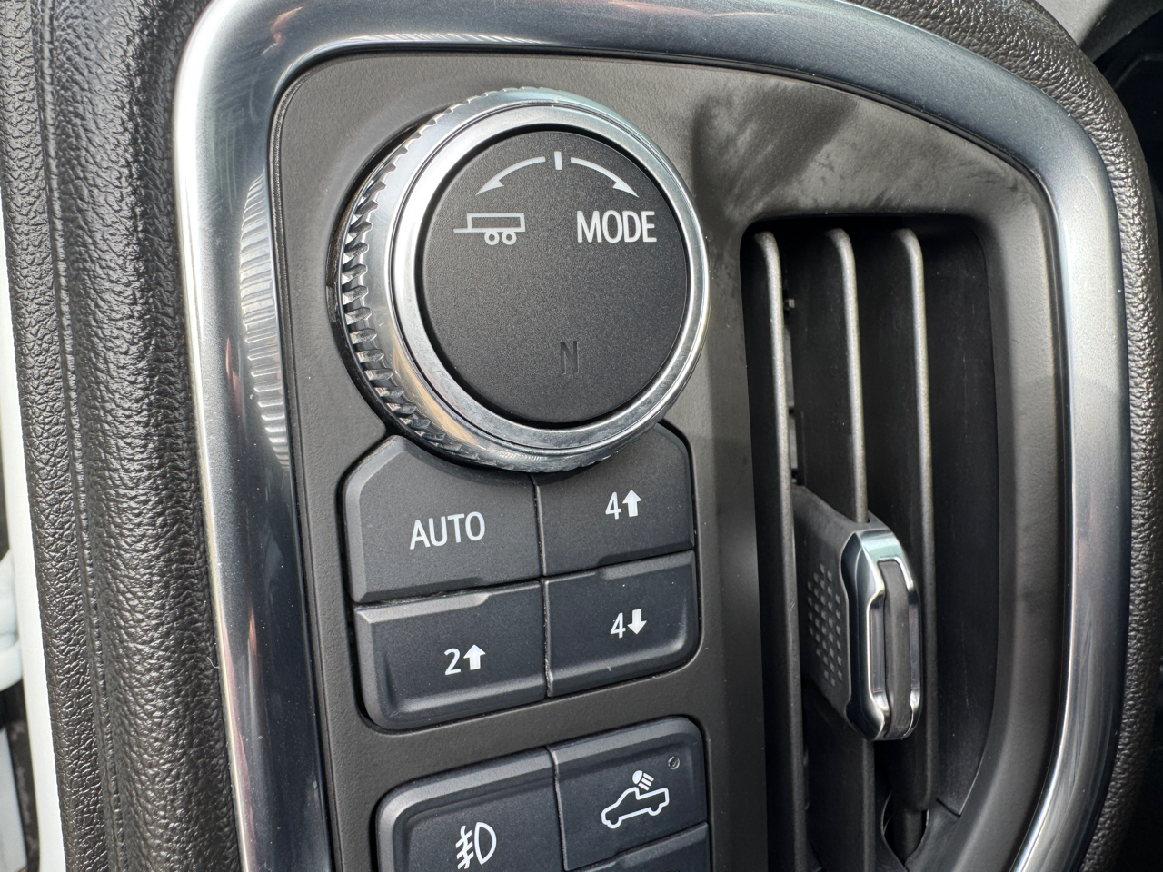 GMC Sierra 3500HD 4WD Crew Cab 172" Denali 2022